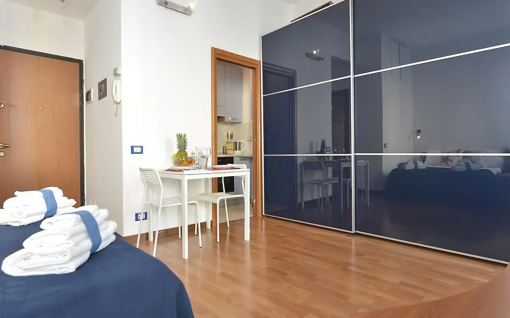Lecco Apartment ミラノ