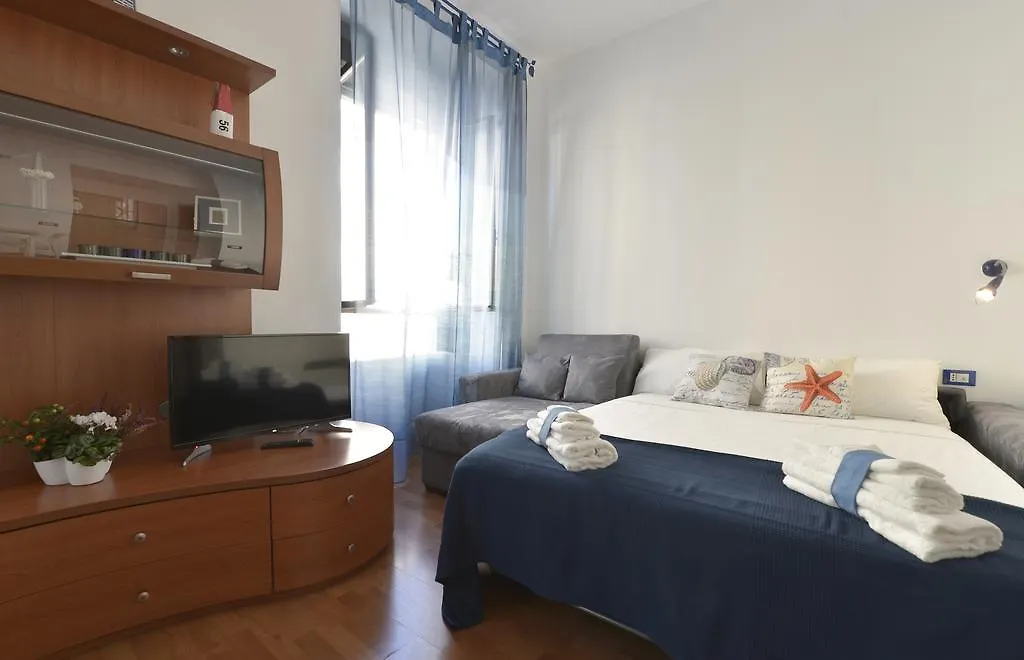 Lecco Apartment ミラノ