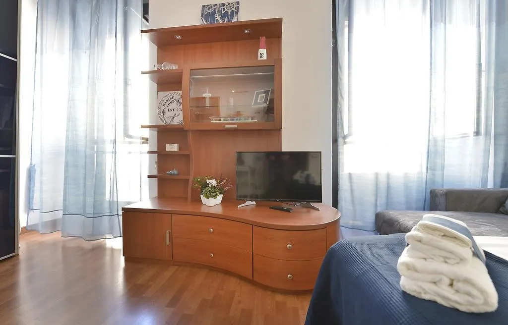 Lecco Apartment ミラノ 0*,
